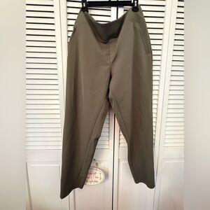 Athleta 16 (XL) Endless High Rise Pant, Aspen Olive Green Elastic Versatile